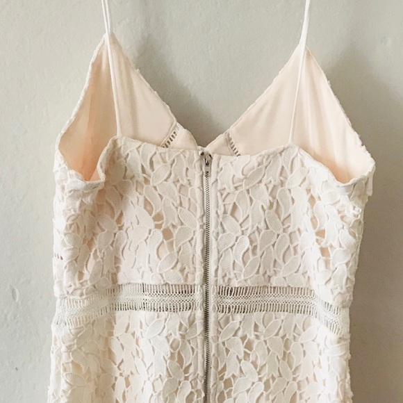 NWT!! Beautiful Hallow Out Midi Dress White (M) - Picture 5 of 11